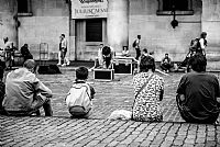 London - waiting busker