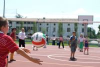 tutti in attesa di lei ... la palla!
