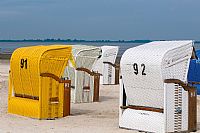 playing with roles: order and seriousness