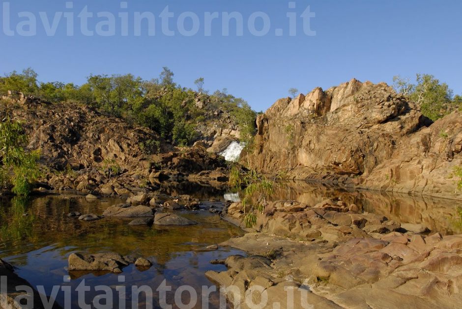 beatiful bath ... but where is the crocodile?
