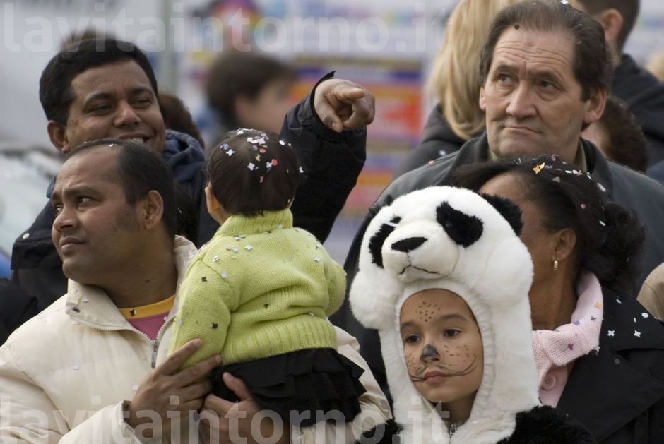 ognuno in direzione diversa